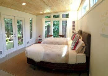 Nectar Yoga B&B On Bowen Island Horseshoe Bay Eksteriør bilde
